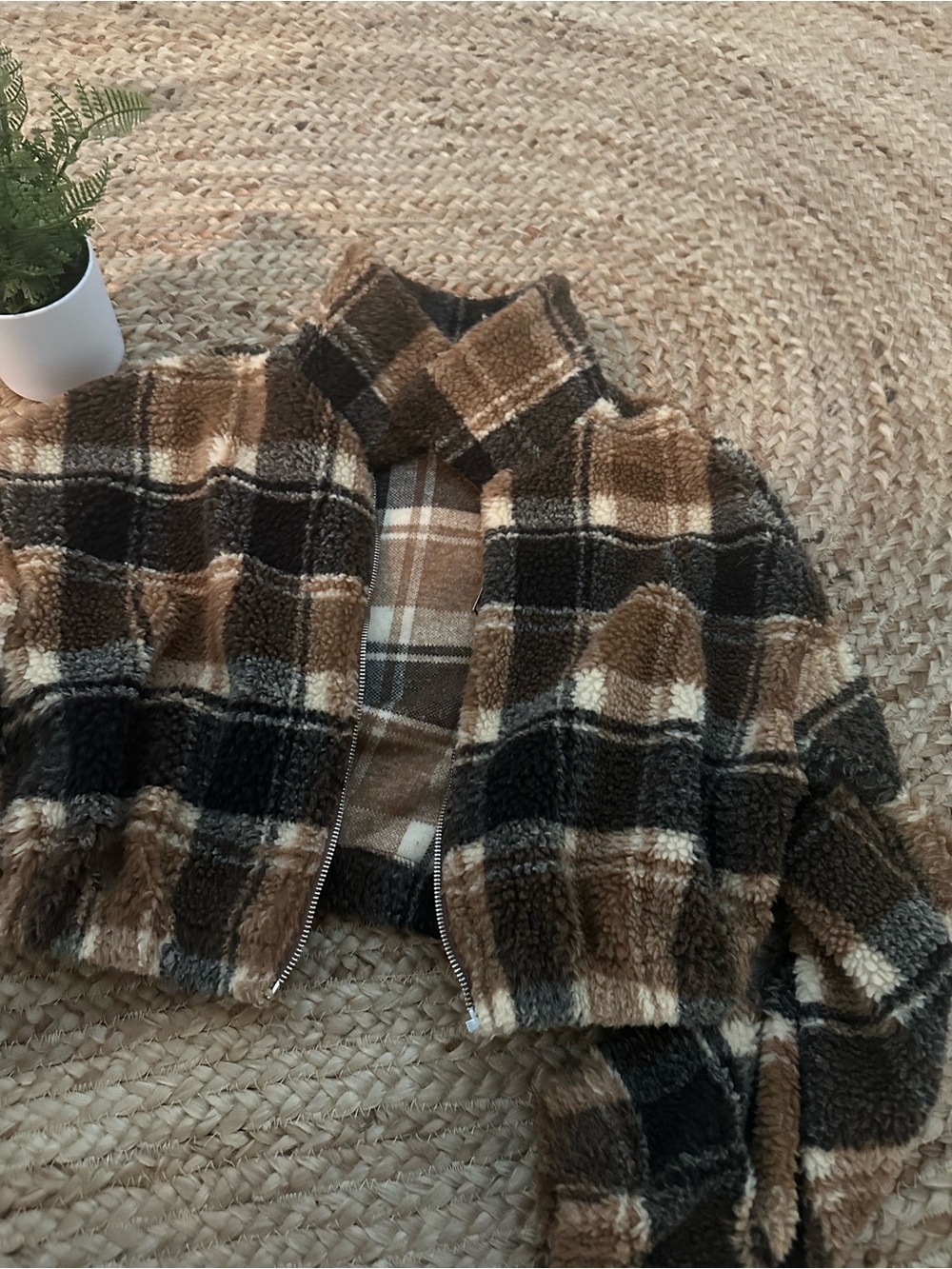 CROPPED PLAID SHERPA JACKET - Picture 2 of 6